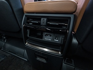 Toyota Alphard 2.5 HEV CVT 2.5 CVT