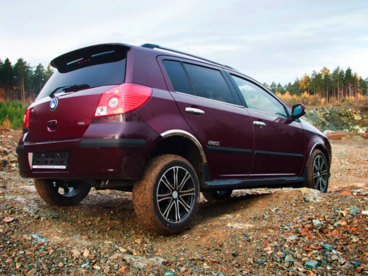 Geely MK Cross
