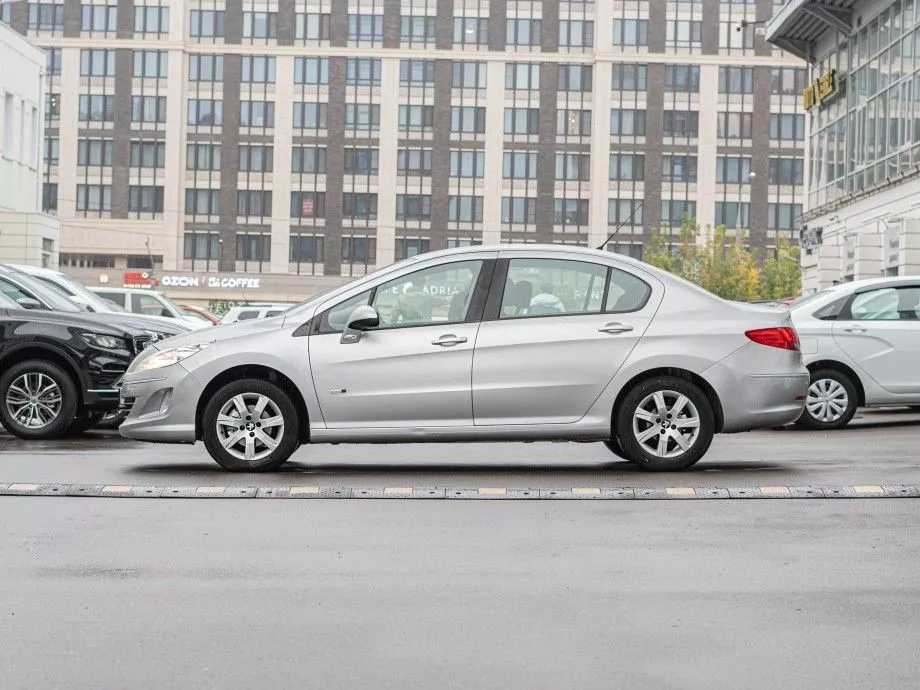 Peugeot 408 2015