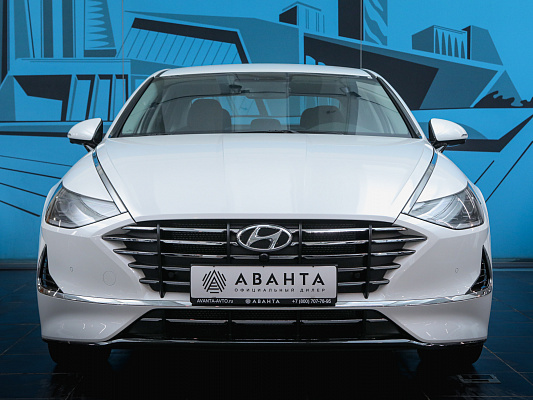 Hyundai Sonata business plus white