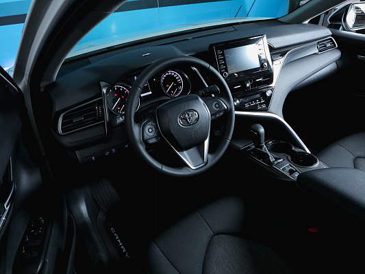 Toyota Camry NEW standart plus white