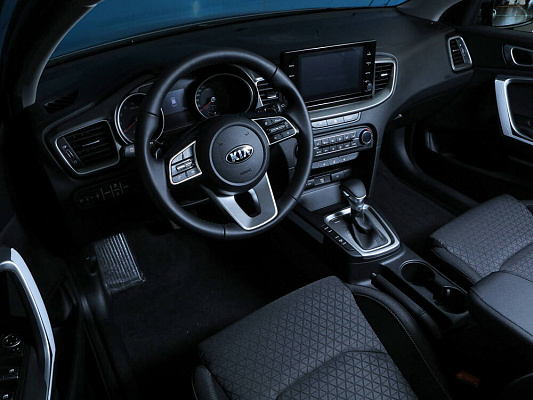 Kia Ceed SW Luxe 1.6 AT 128 л.c. авт. бензин