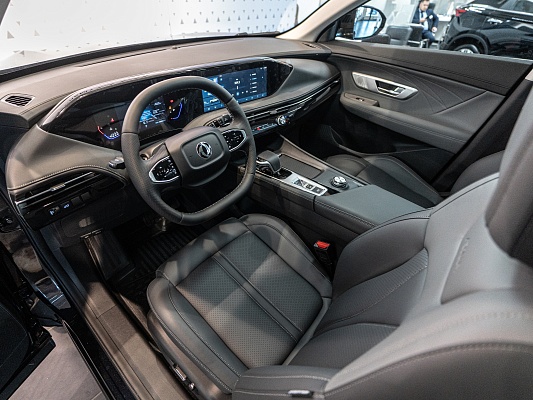 Dongfeng Huge Executive 1.5 AMT Black