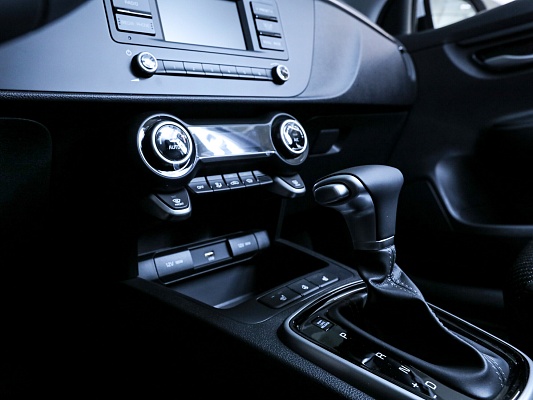 Kia Rio  Luxe 1.6 AT 123 л.c. авт. бензин